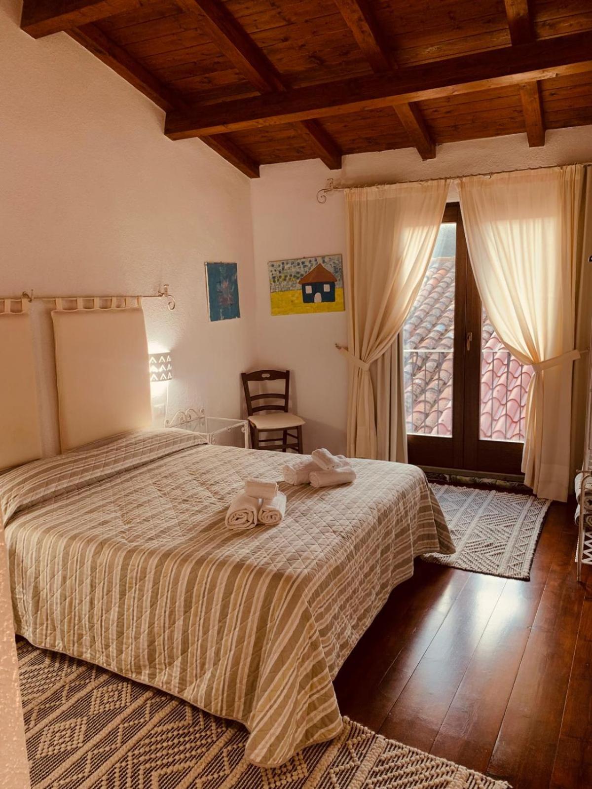 The Templars Guesthouse Santu Lussurgiu Kültér fotó
